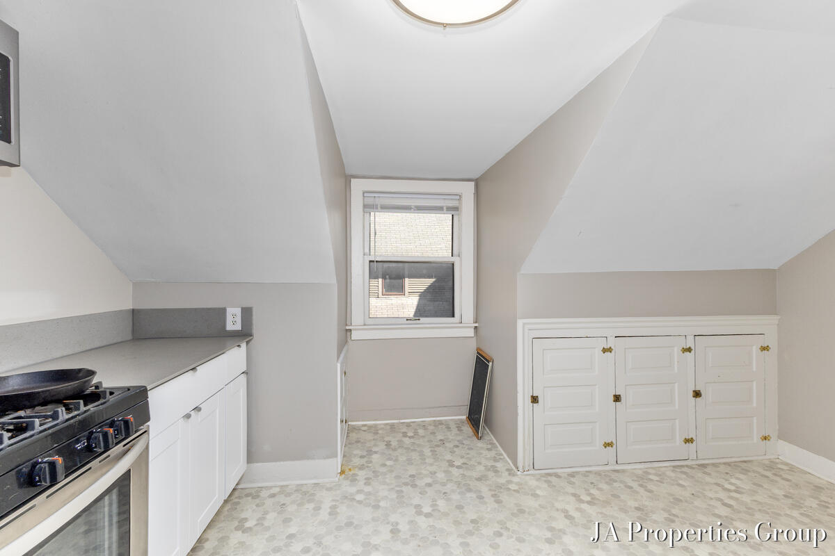 921 Fairmount Street Property Photo 16