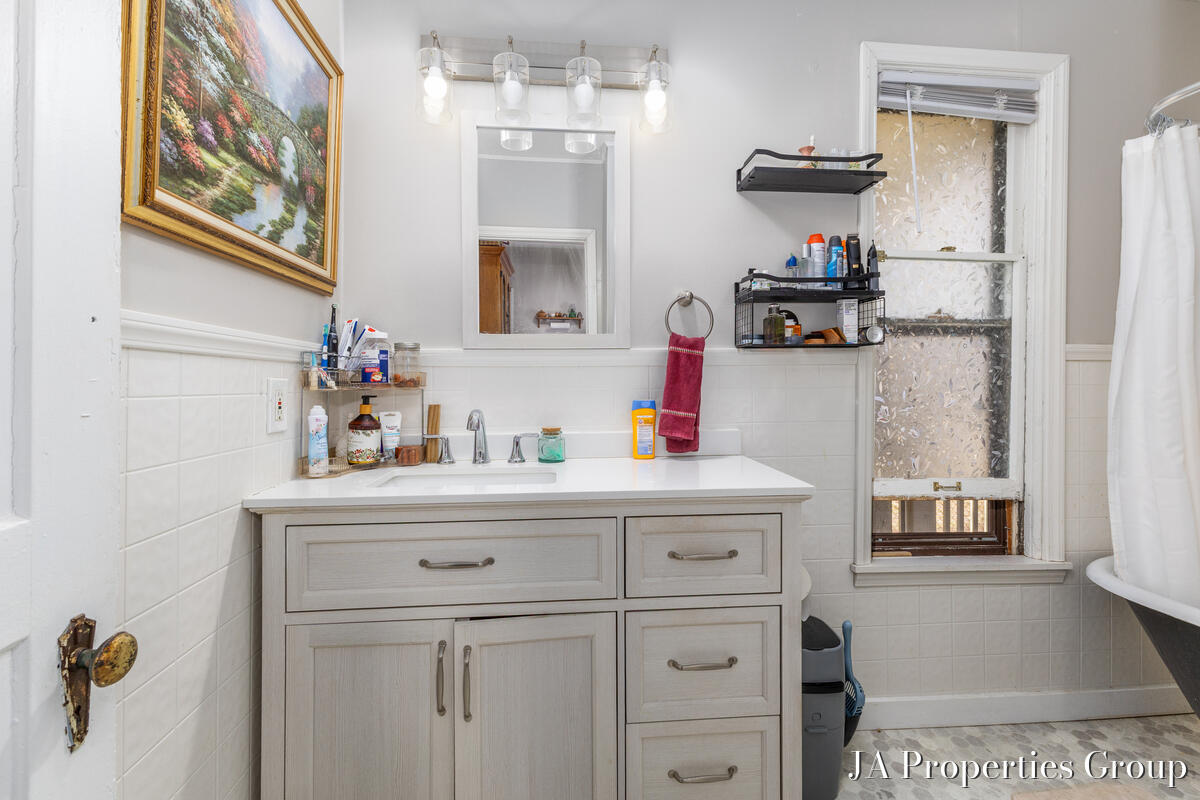 921 Fairmount Street Property Photo 23