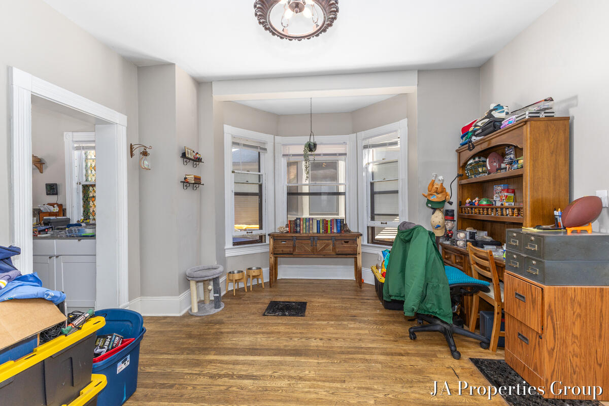 921 Fairmount Street Property Photo 25