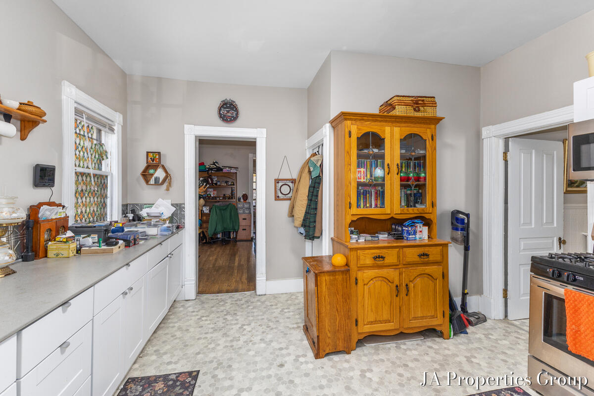 921 Fairmount Street Property Photo 26