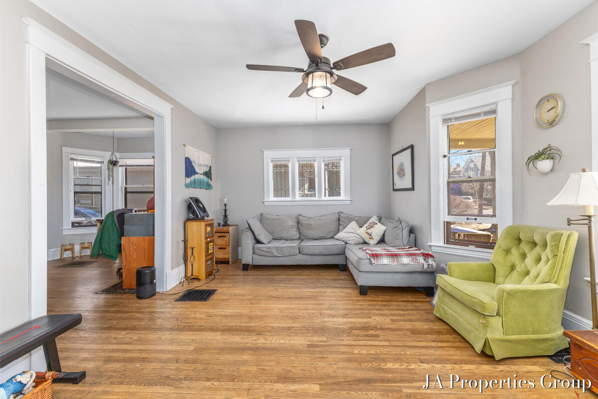921 Fairmount Street Property Photo 32