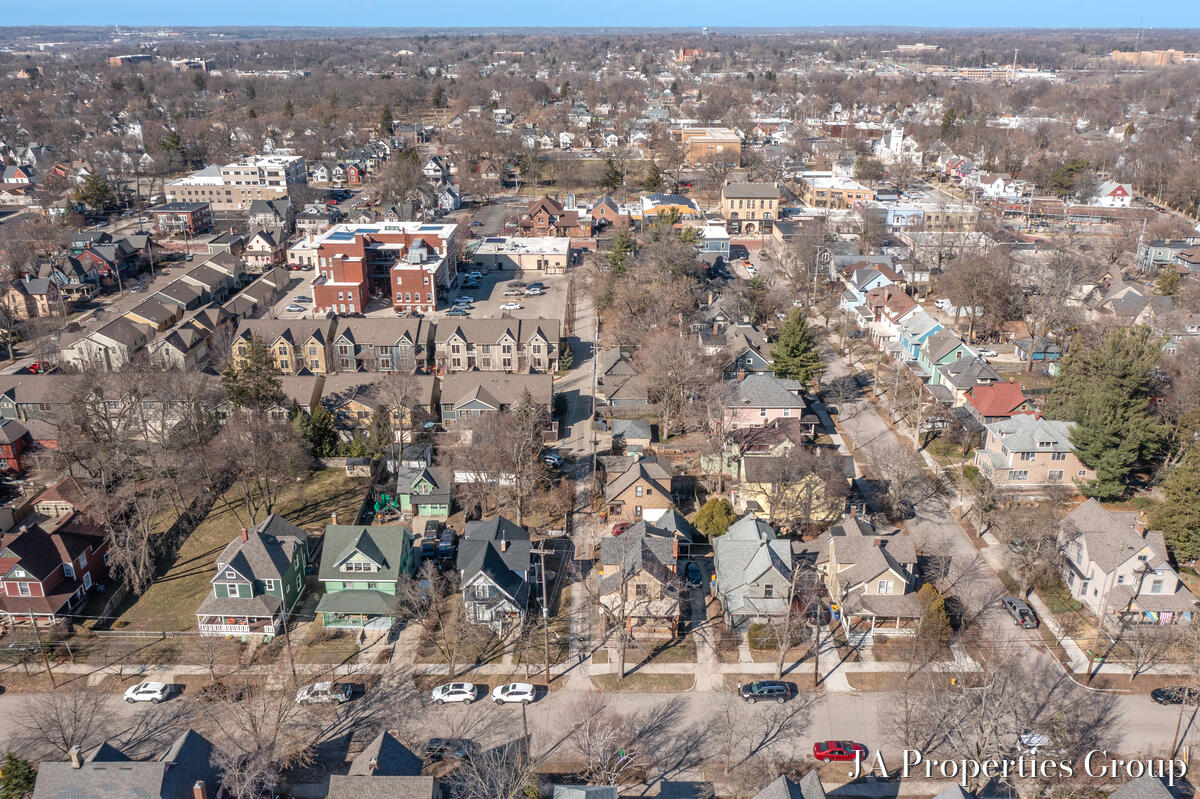 921 Fairmount Street Property Photo 36
