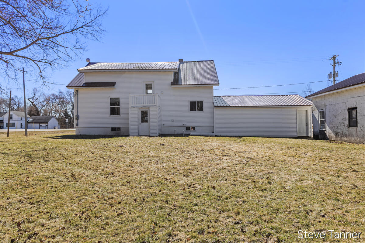 5423 E Howard City-edmore Property Photo 6