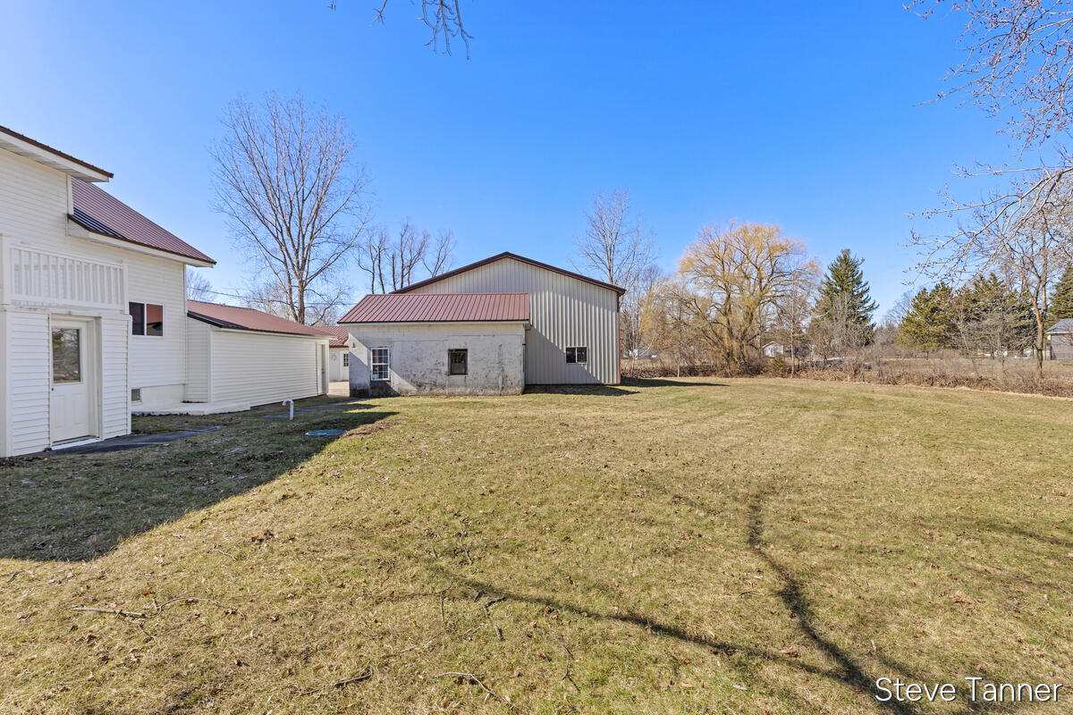 5423 E Howard City-edmore Property Photo 7