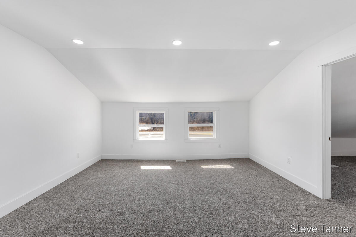 5423 E Howard City-edmore Property Photo 24
