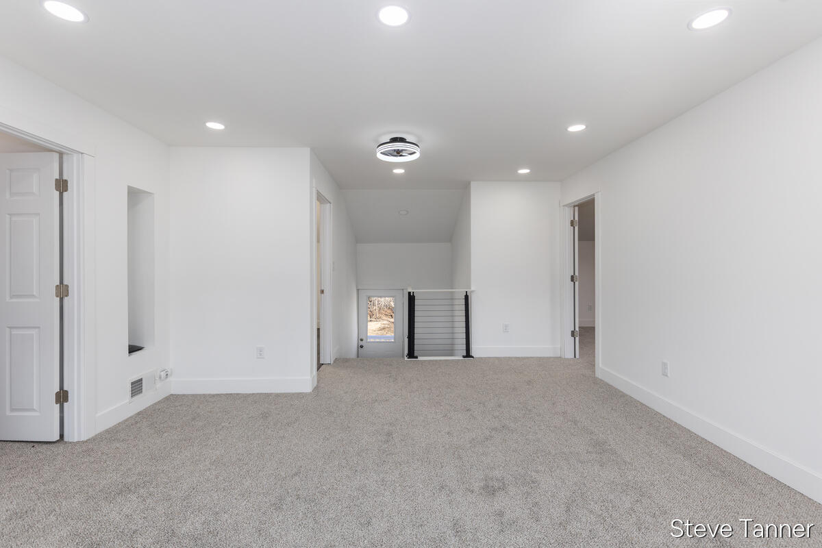 5423 E Howard City-edmore Property Photo 25