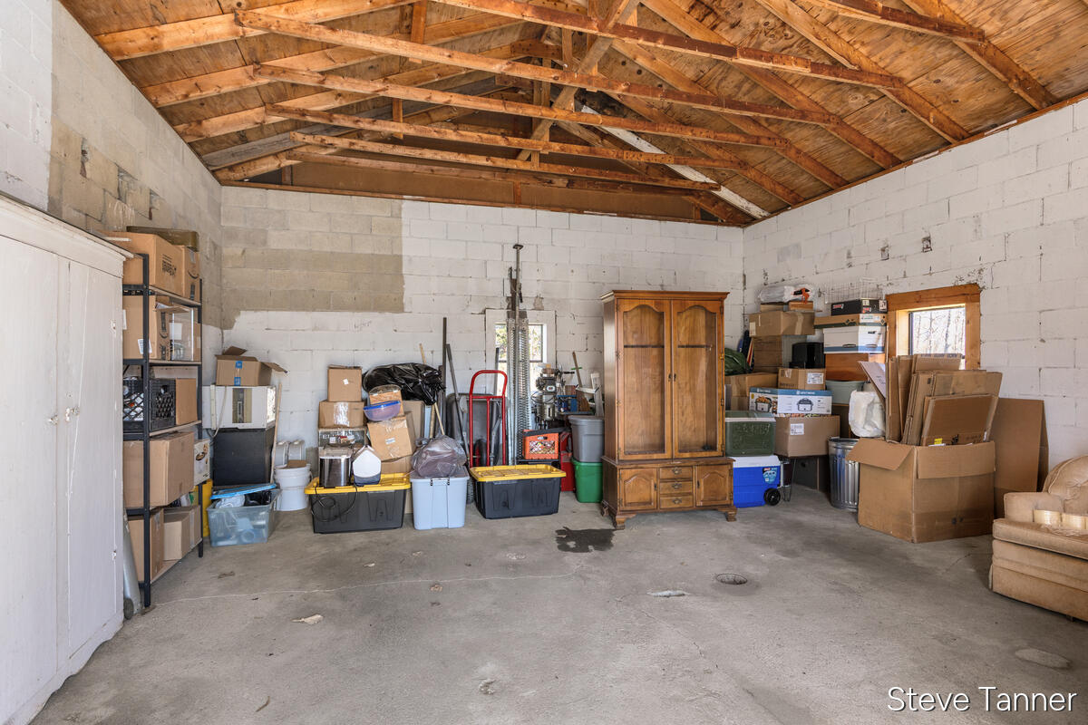 5423 E Howard City-edmore Property Photo 36