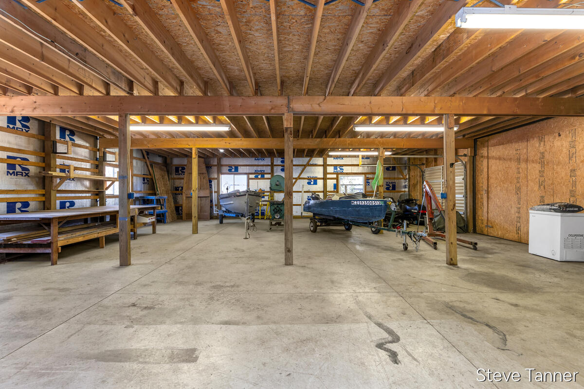 5423 E Howard City-edmore Property Photo 37