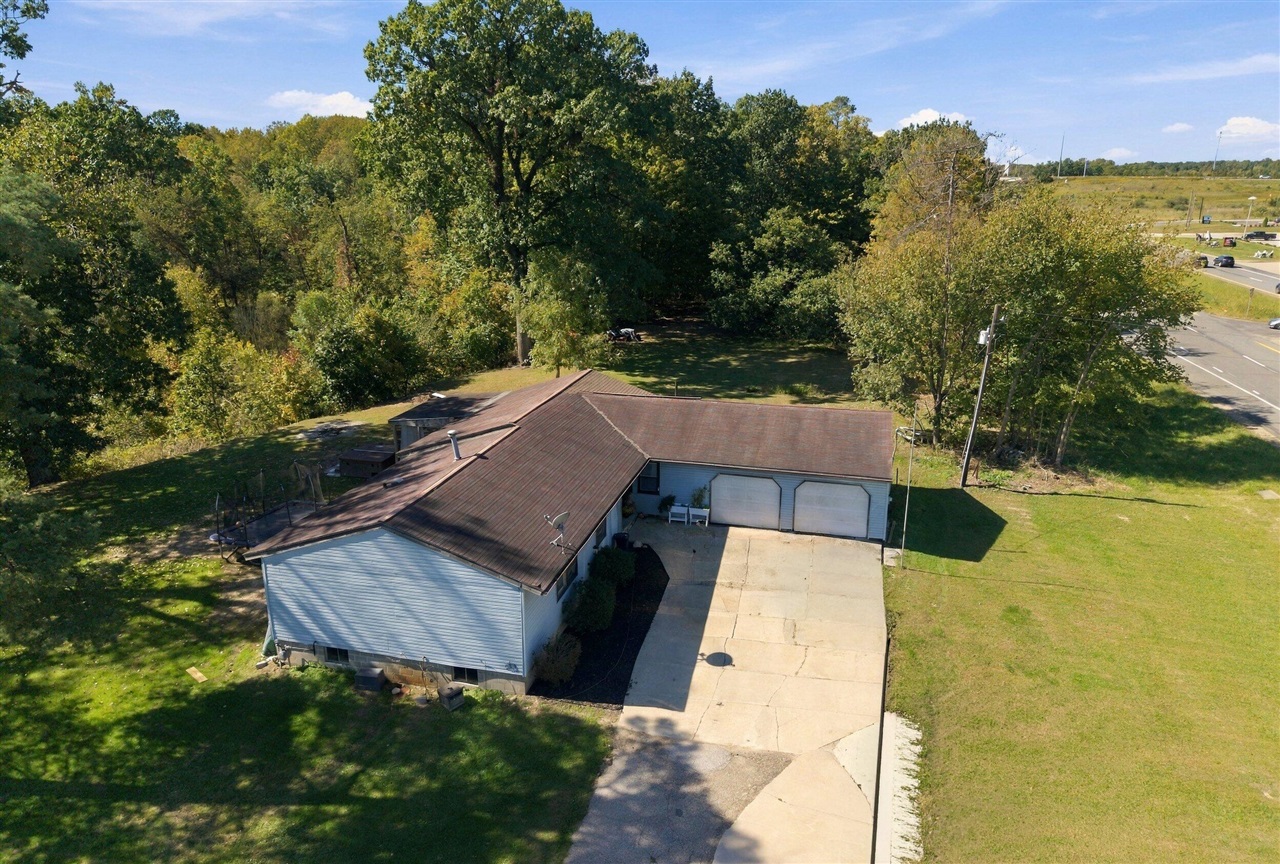 10172 US Highway 12 Property Photo 1