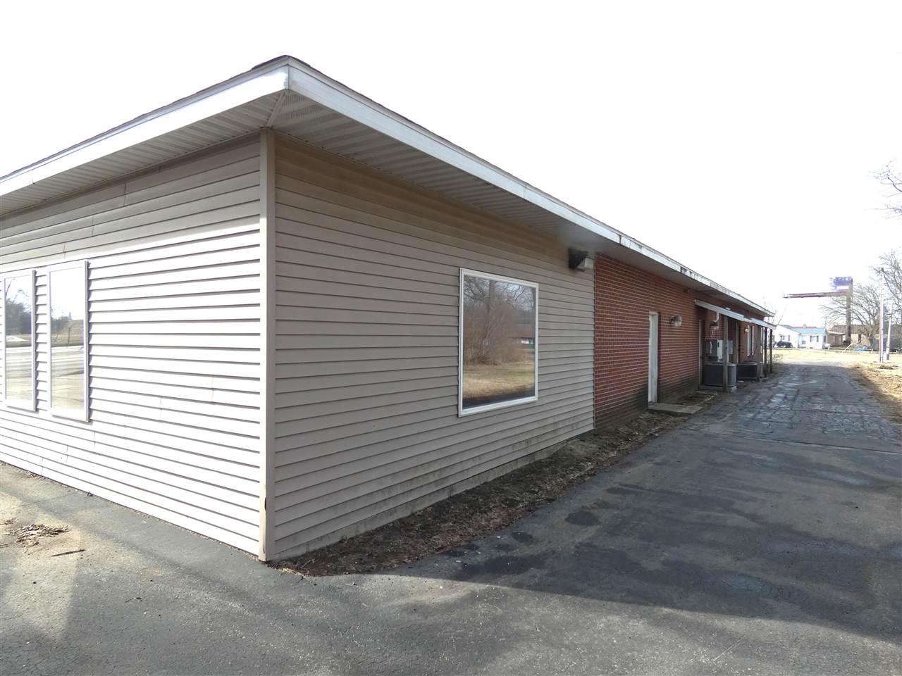 1211 E Napier Avenue Property Photo 6