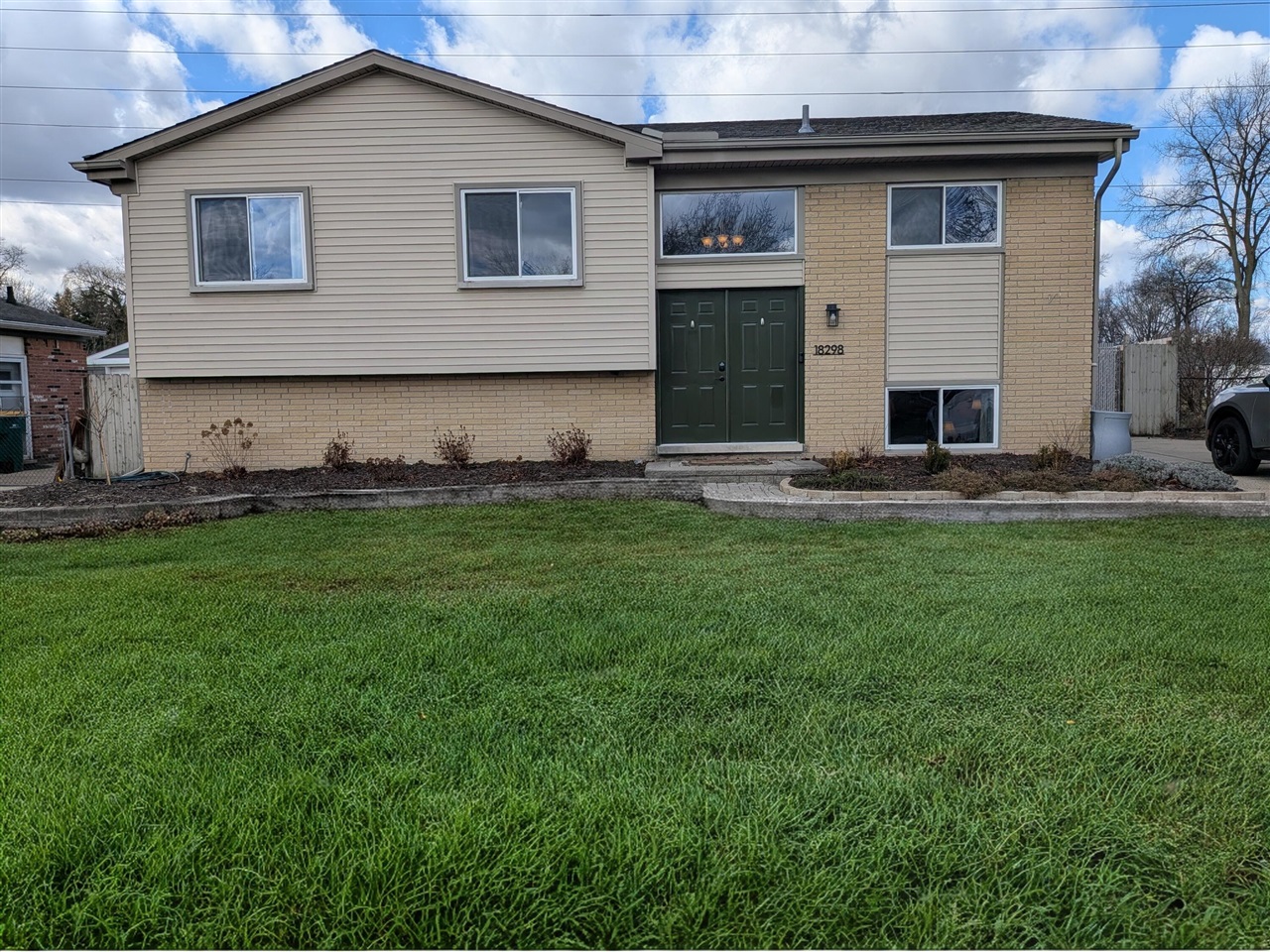 18298 Alvaro Avenue Property Photo 2