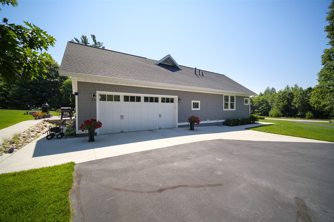 10201 Opal Ridge Drive Property Photo 6