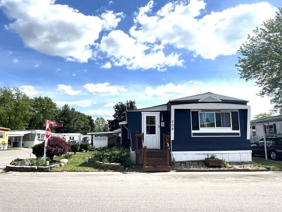 333 E Lakewood Boulevard Property Photo 1
