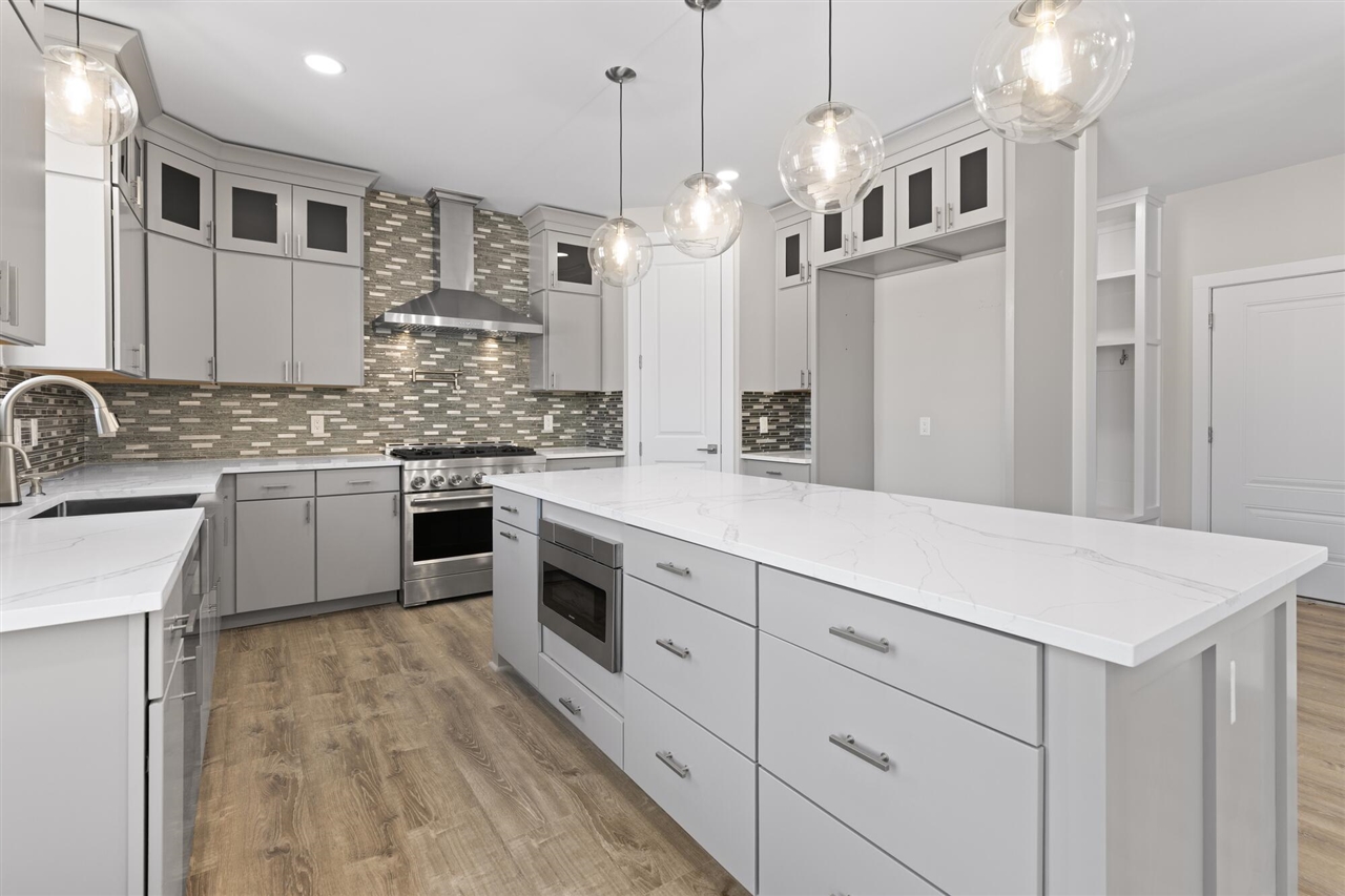 4823 Thompson Heights Drive Property Photo 7