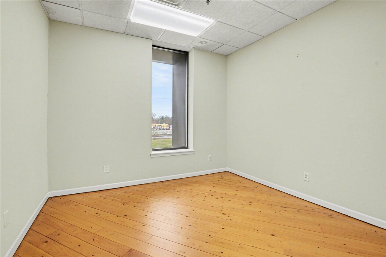 100 Lagrange Street Property Photo 8