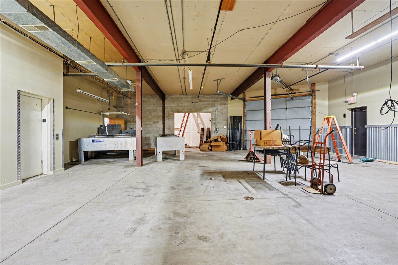 100 Lagrange Street Property Photo 18
