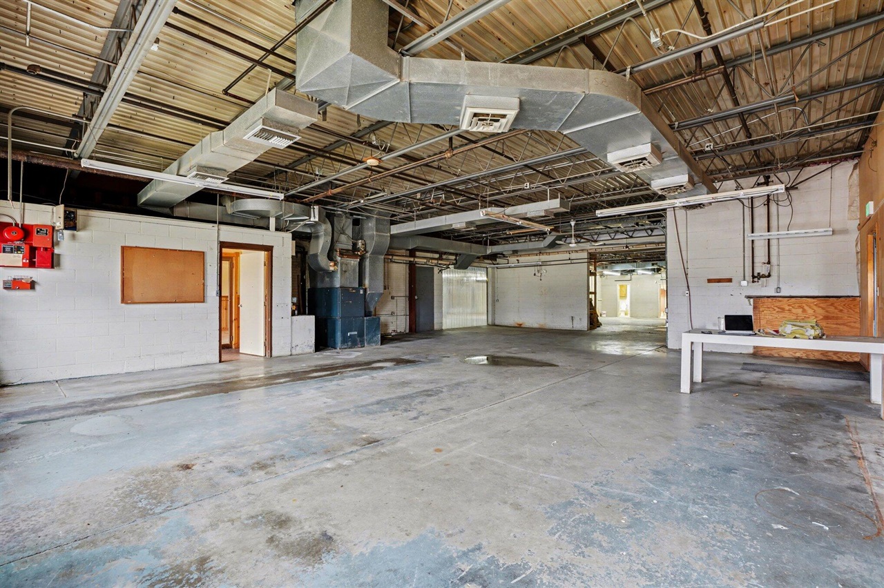 100 Lagrange Street Property Photo 24