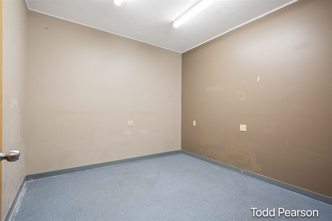 4211 Division Avenue Property Photo 17