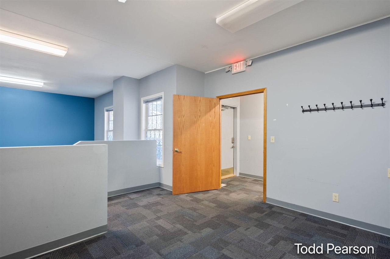 4211 Division Avenue Property Photo 20