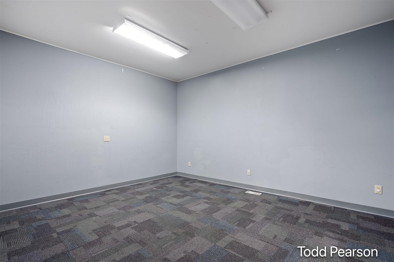 4211 Division Avenue Property Photo 28