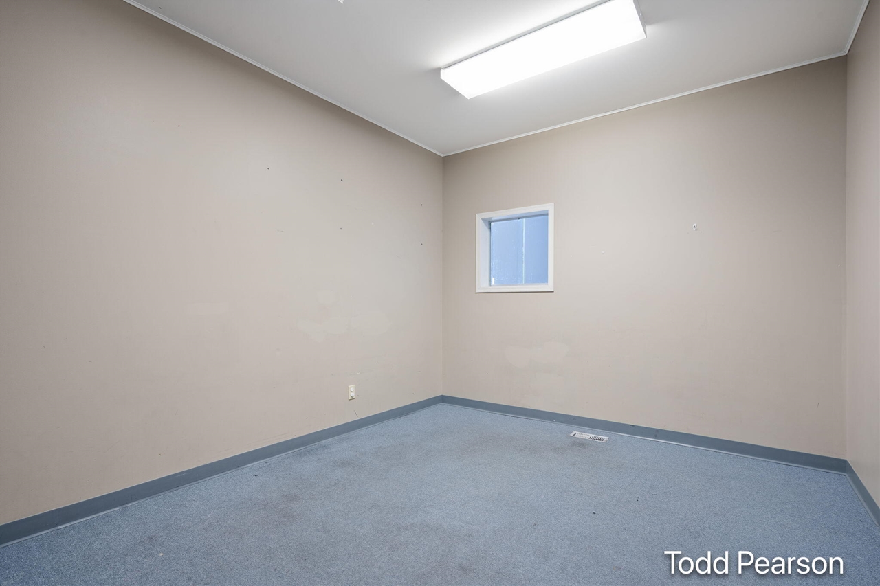 4211 Division Avenue Property Photo 31