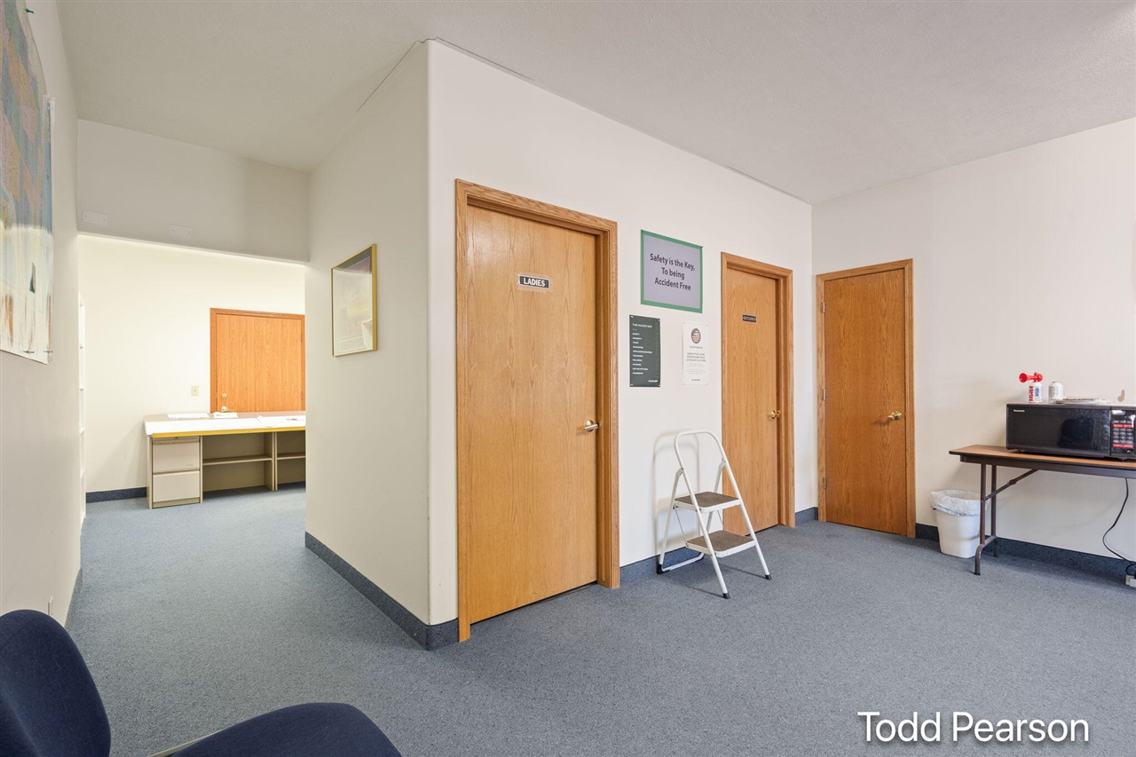 4211 Division Avenue Property Photo 49