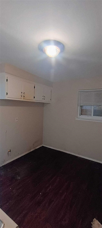 6121 Plainview Avenue Property Photo 8