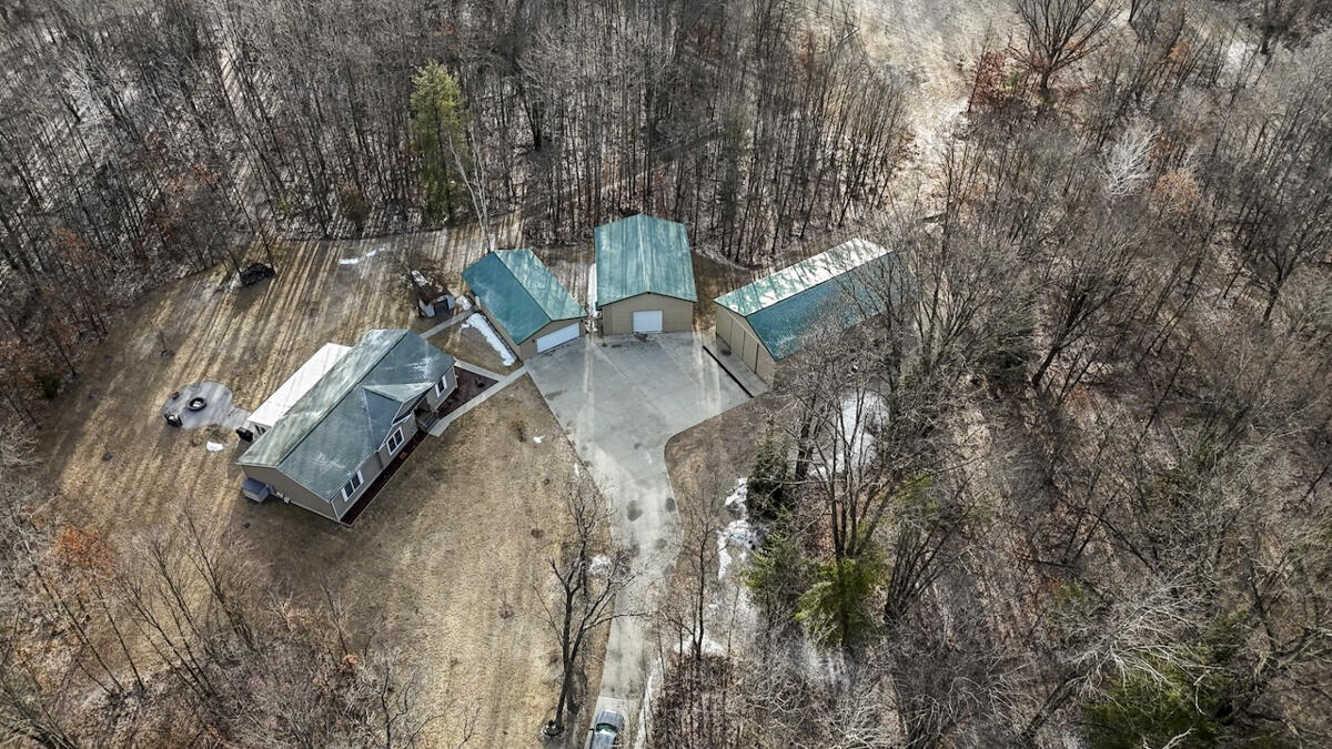 5717 Maple Ridge Road Property Photo 1