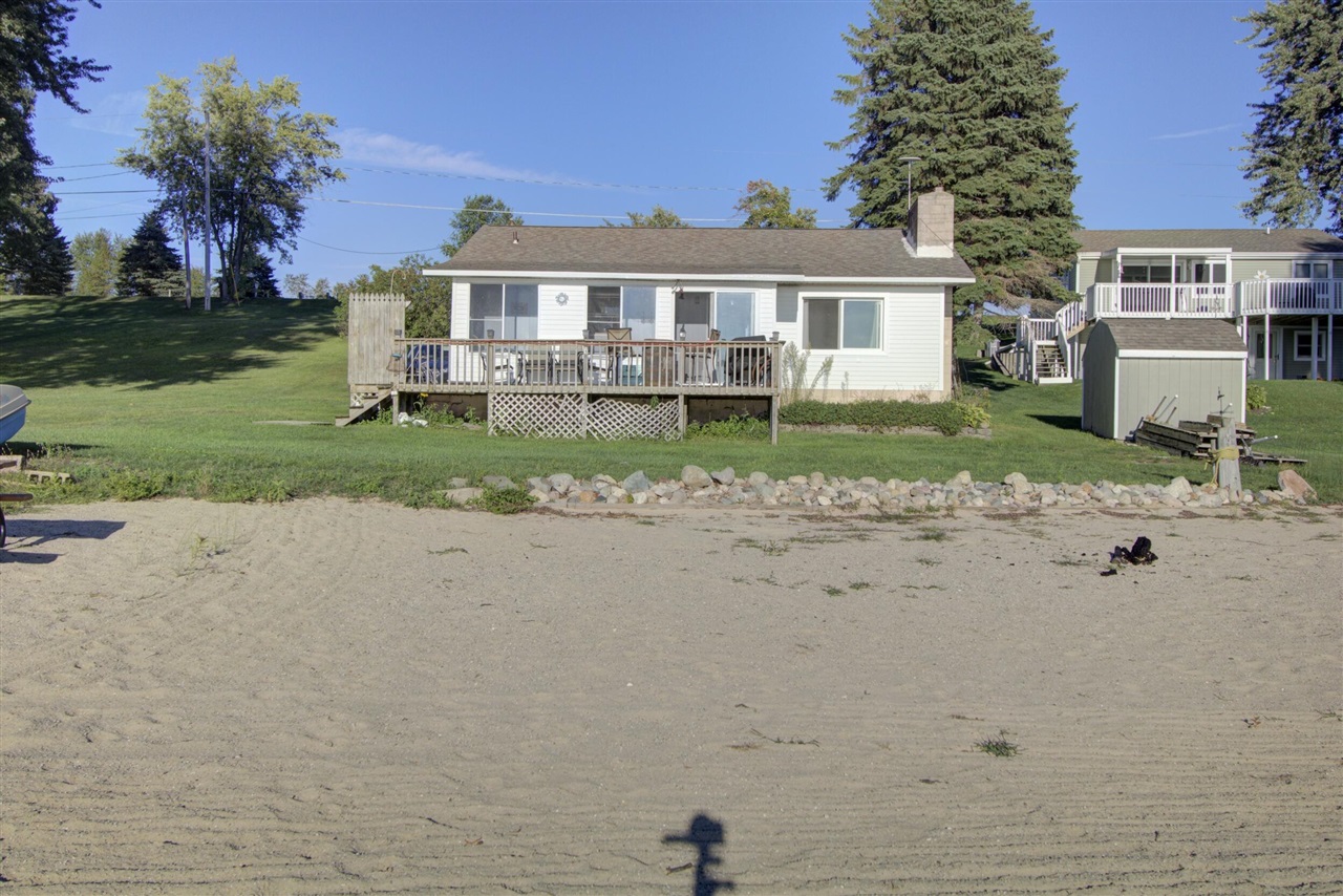 2761 N Johnson Road Property Photo 1