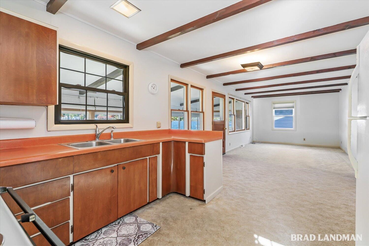 1980 Parker Drive Property Photo 4