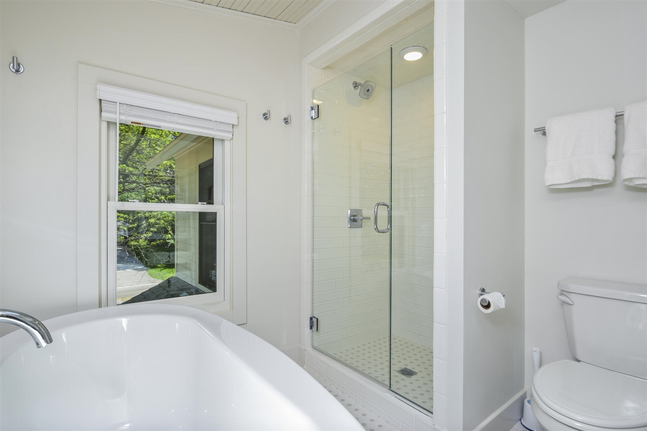 748 Holland Street Property Photo 18