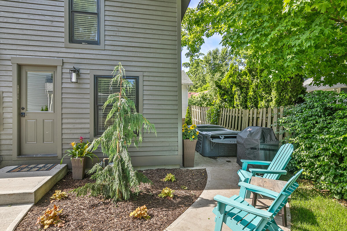 748 Holland Street Property Photo 35