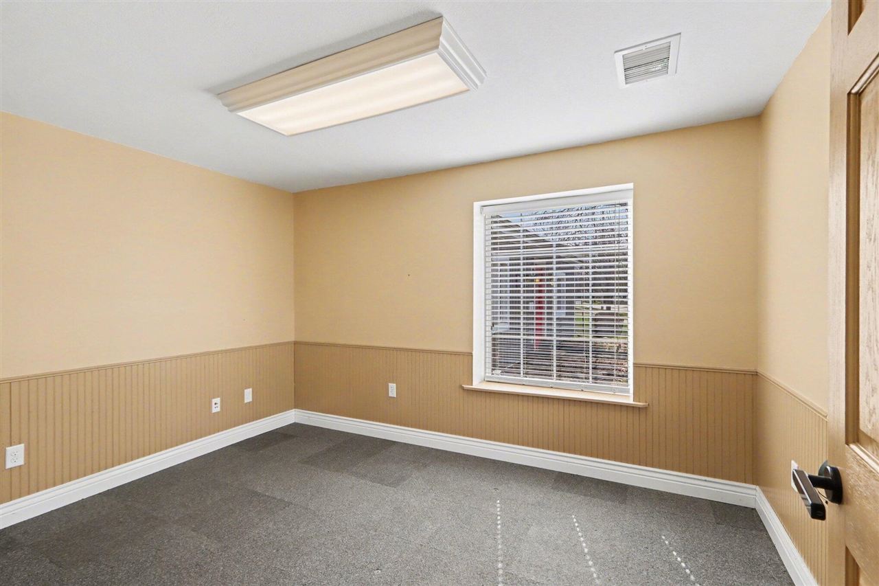 207 Exchange Street Property Photo 8