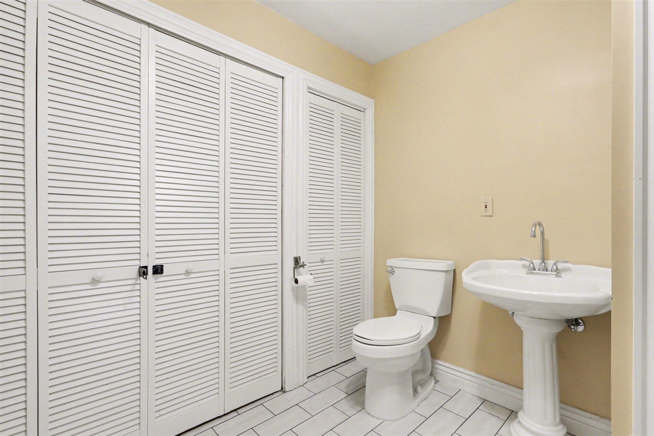 207 Exchange Street Property Photo 11