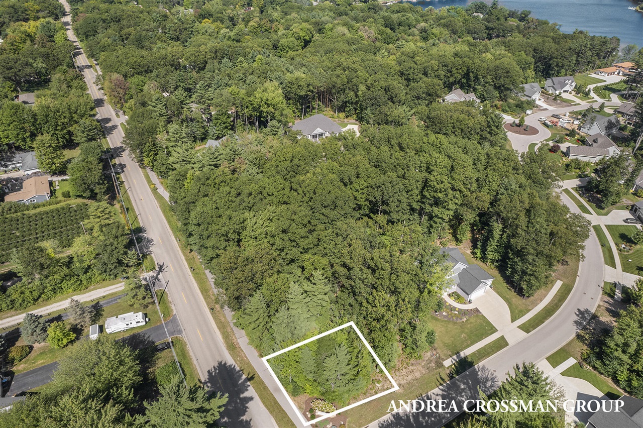 16179 Coventry Lane Property Photo 2
