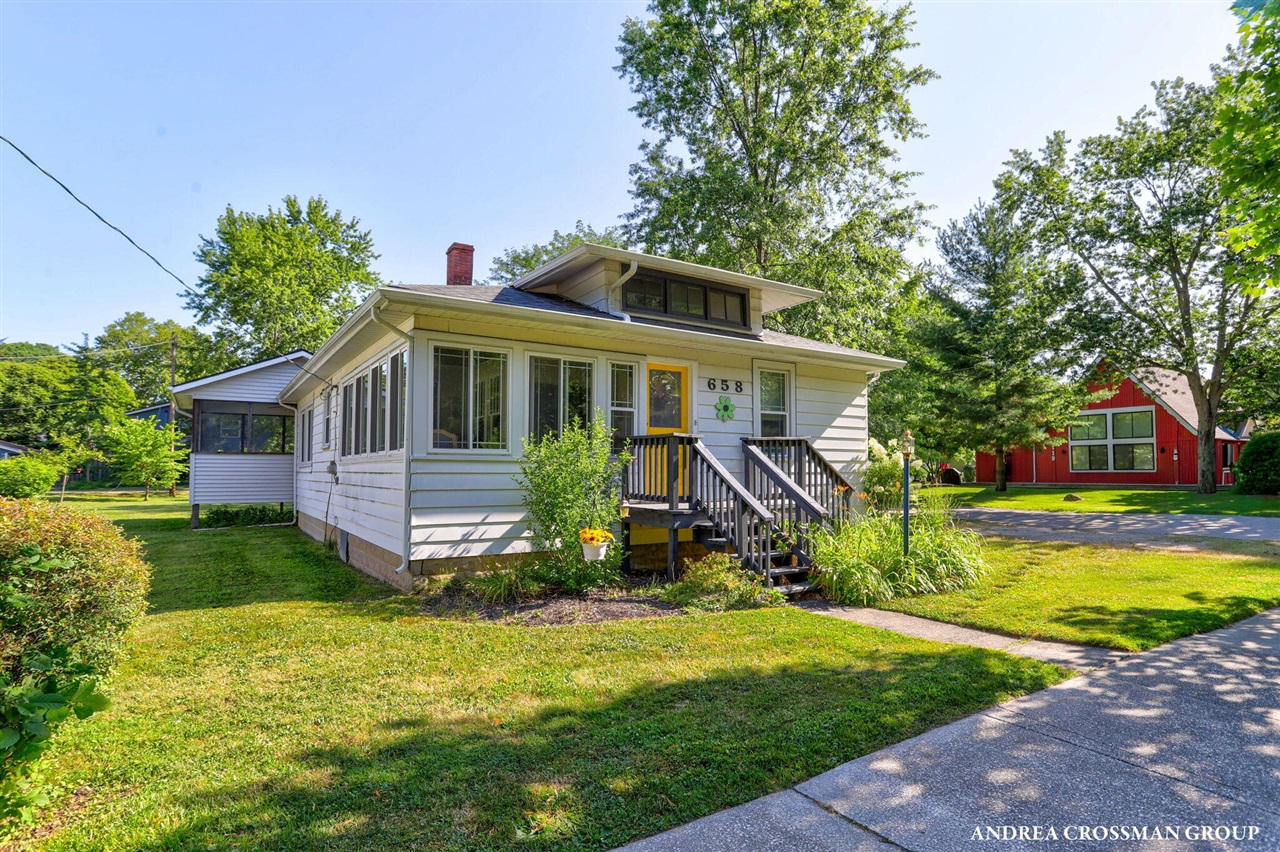 658 Allegan Street Property Photo 1