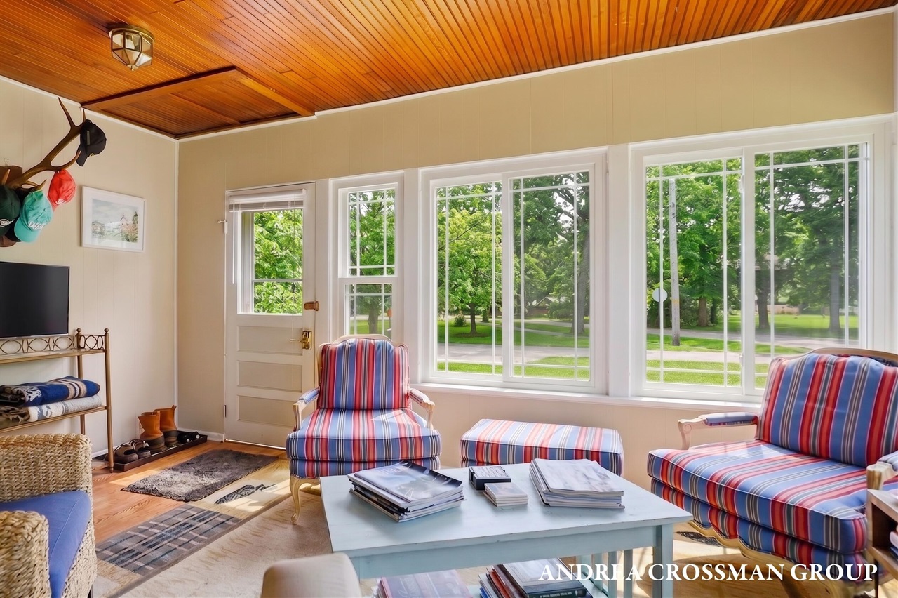 658 Allegan Street Property Photo 7