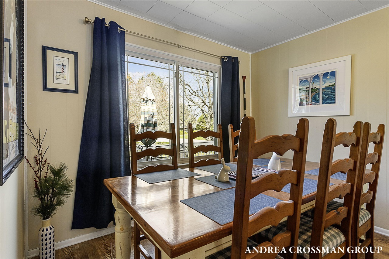 658 Allegan Street Property Photo 15