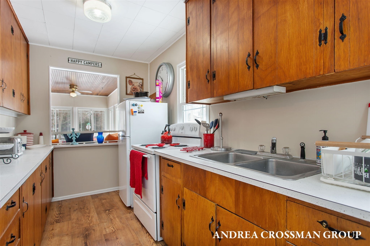 658 Allegan Street Property Photo 17