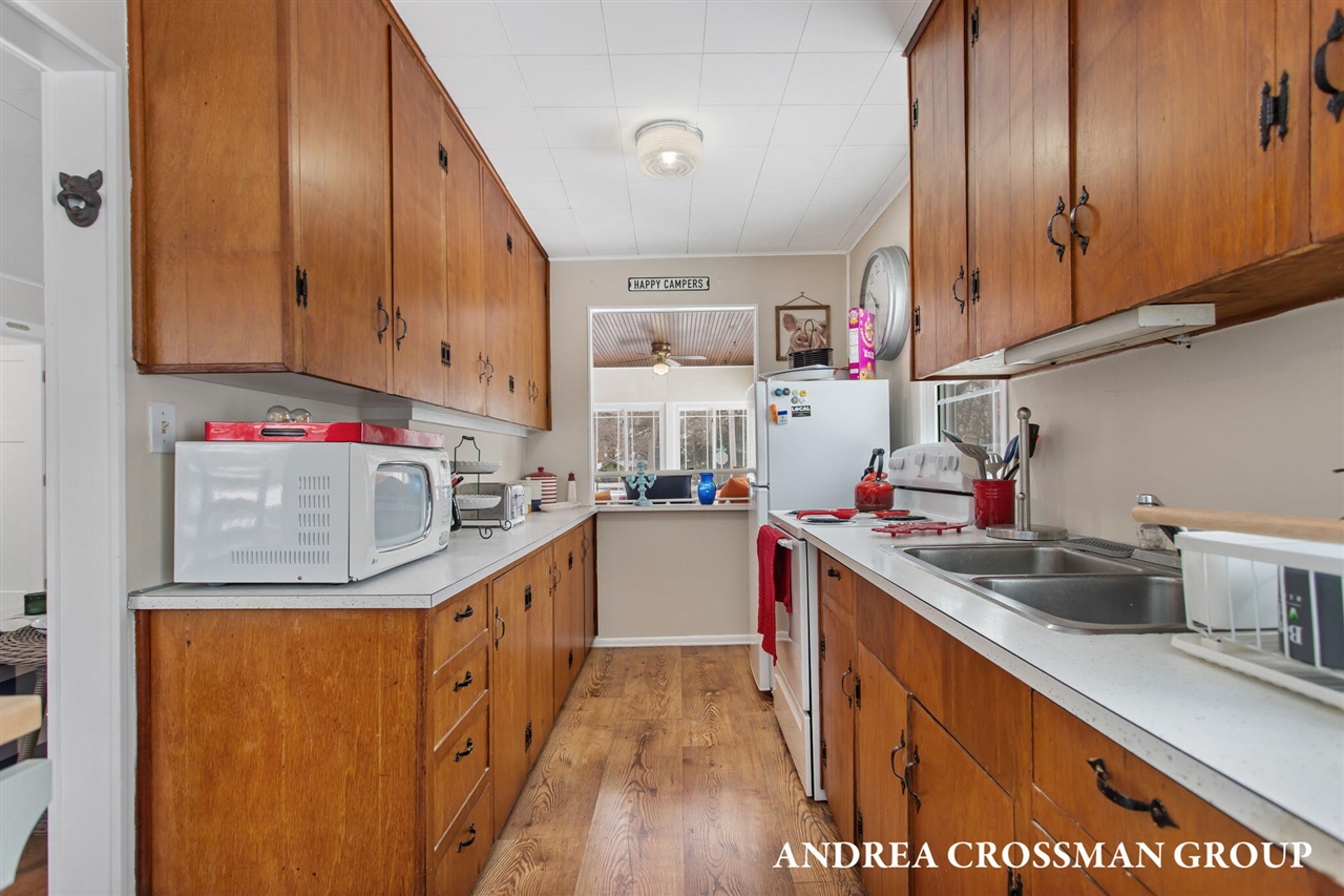658 Allegan Street Property Photo 18