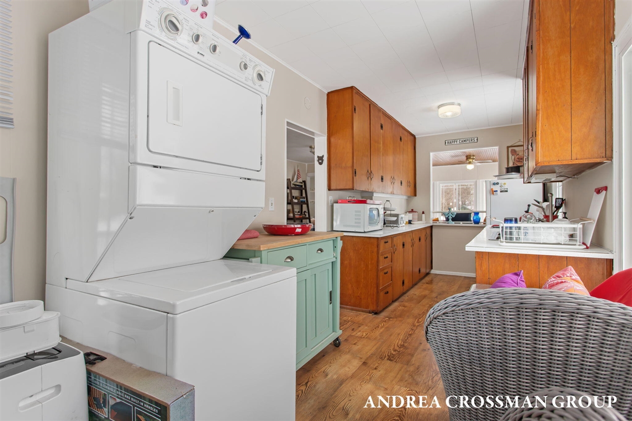 658 Allegan Street Property Photo 20