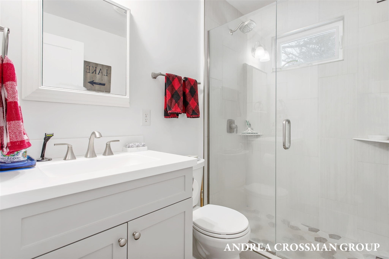 658 Allegan Street Property Photo 25