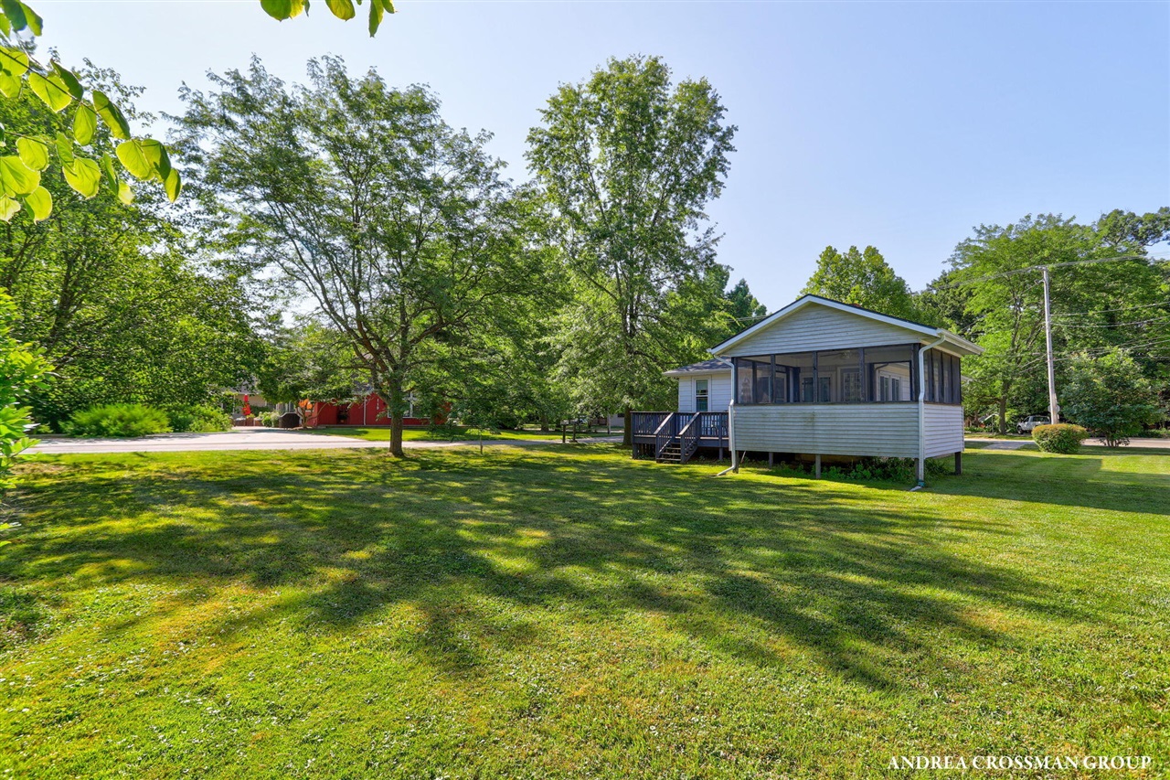 658 Allegan Street Property Photo 29