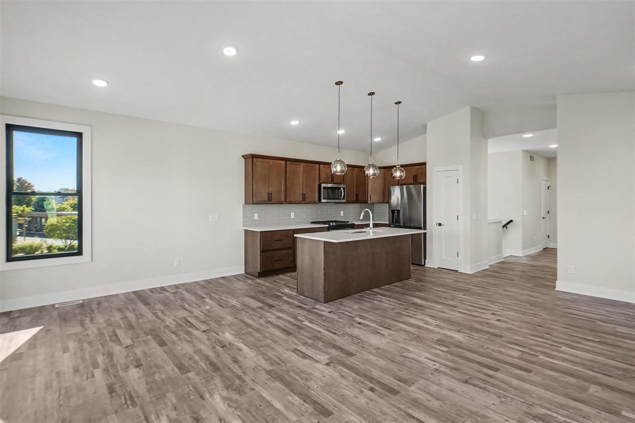 312 Edison Court Property Photo 14