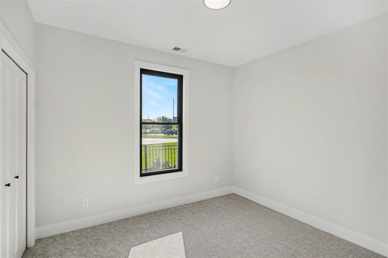 312 Edison Court Property Photo 31