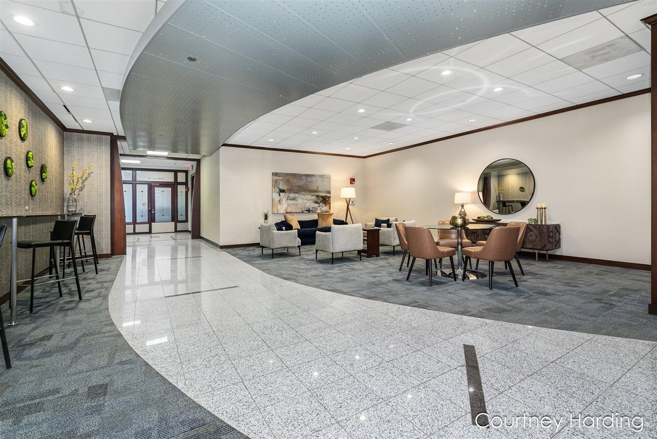 128 Campau Circle Property Photo 4