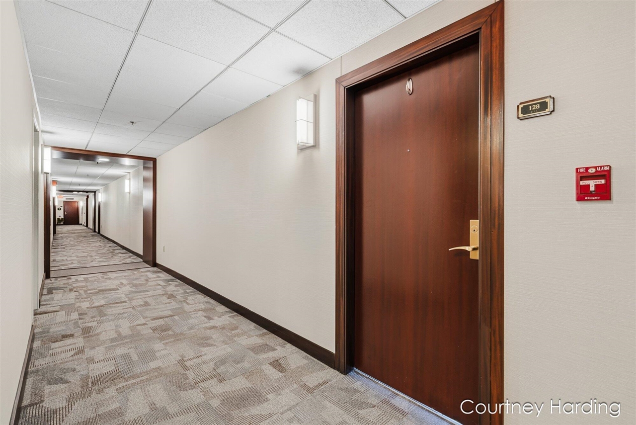 128 Campau Circle Property Photo 5