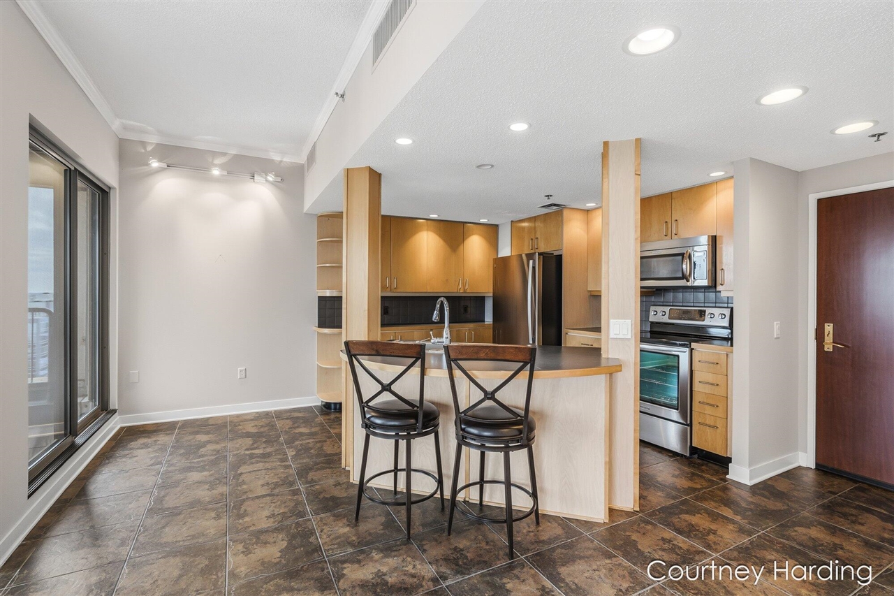 128 Campau Circle Property Photo 10