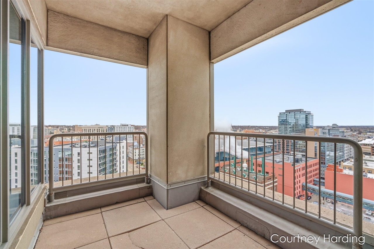 128 Campau Circle Property Photo 11