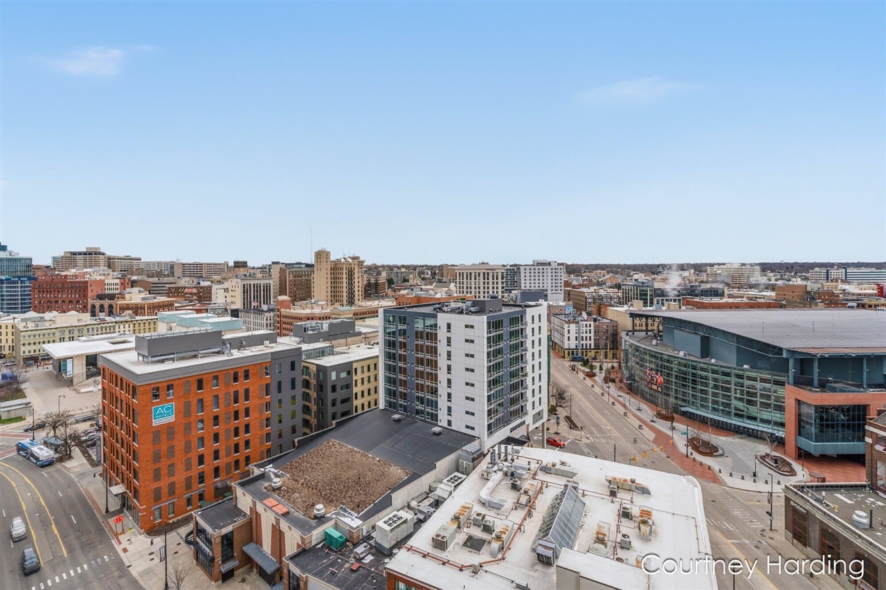 128 Campau Circle Property Photo 12